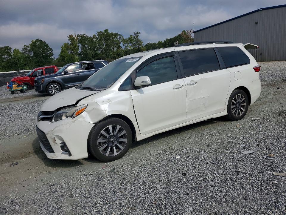 2018 TOYOTA SIENNA - Търг №66733616