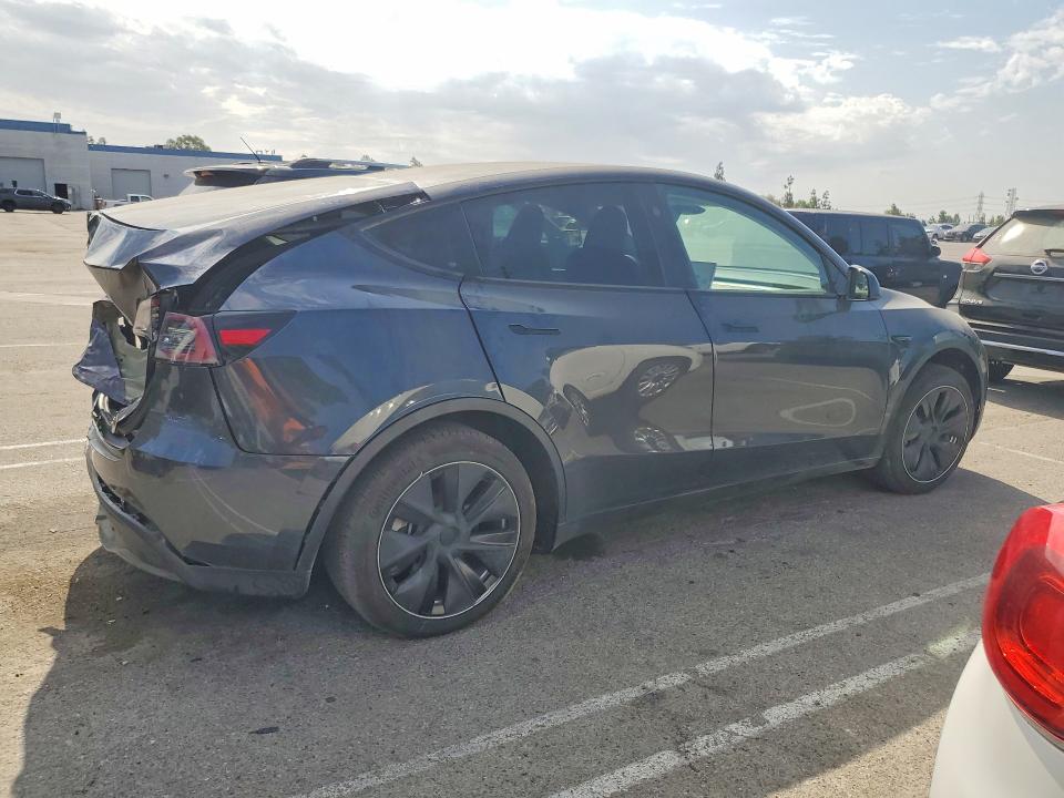Photo 3 from auction – 2025 TESLA MODEL Y with VIN 7SAYGDEE1SF281758