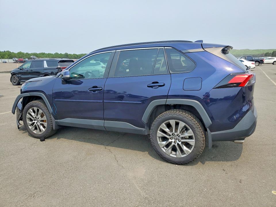 Photo 2 from auction – 2022 TOYOTA RAV4 with VIN 2T3A1RFV7NW288871