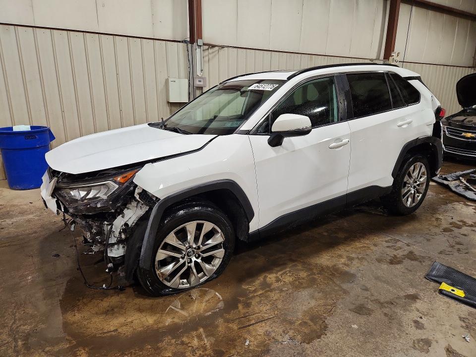 TOYOTA RAV4 2019 with VIN 2T3A1RFVXKW014916 - Photo from auction