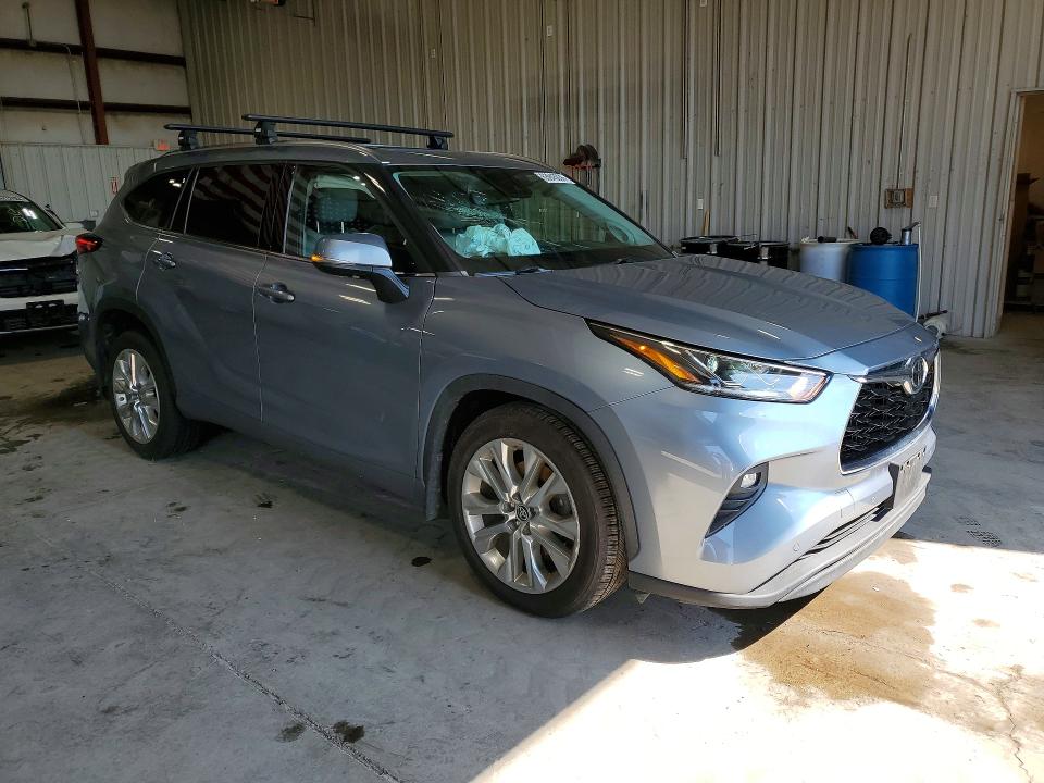 Photo 4 from auction – 2020 TOYOTA HIGHLANDER with VIN 5TDDZRBH8LS015698