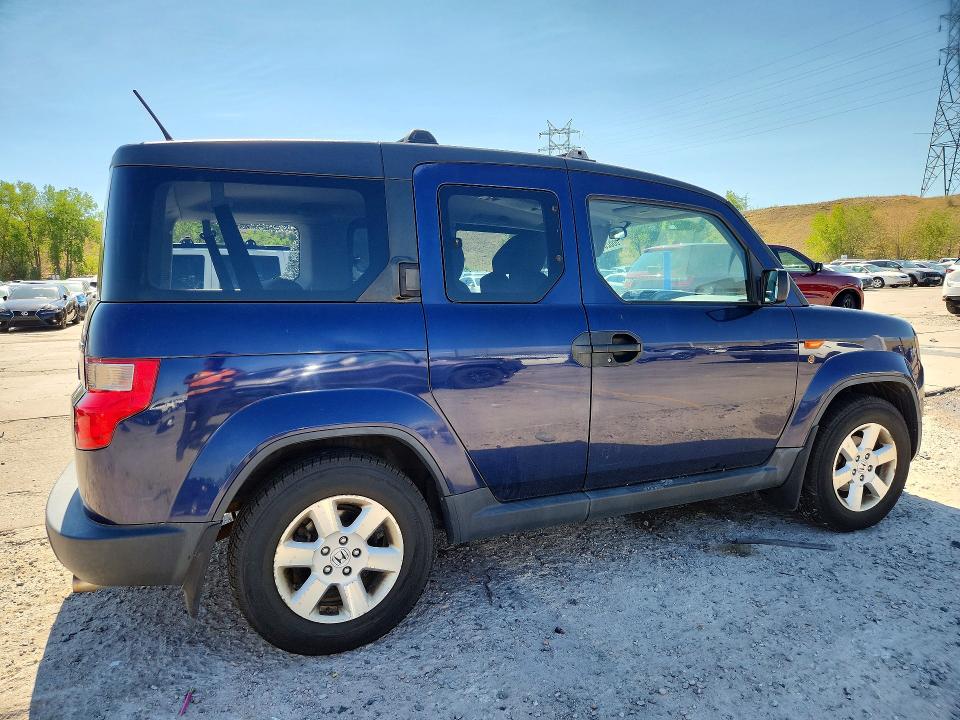 Photo 3 from auction – 2010 HONDA ELEMENT with VIN 5J6YH2H77AL007952