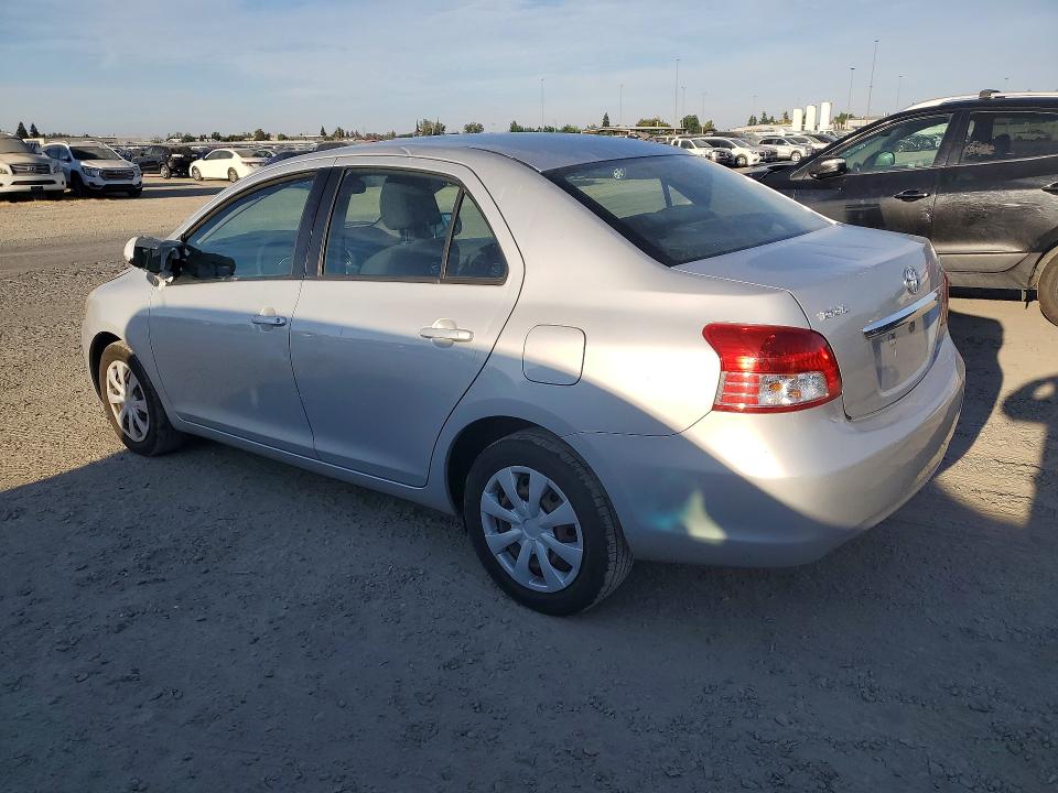 Photo 2 from auction – 2010 TOYOTA YARIS with VIN JTDBT4K39A1376559