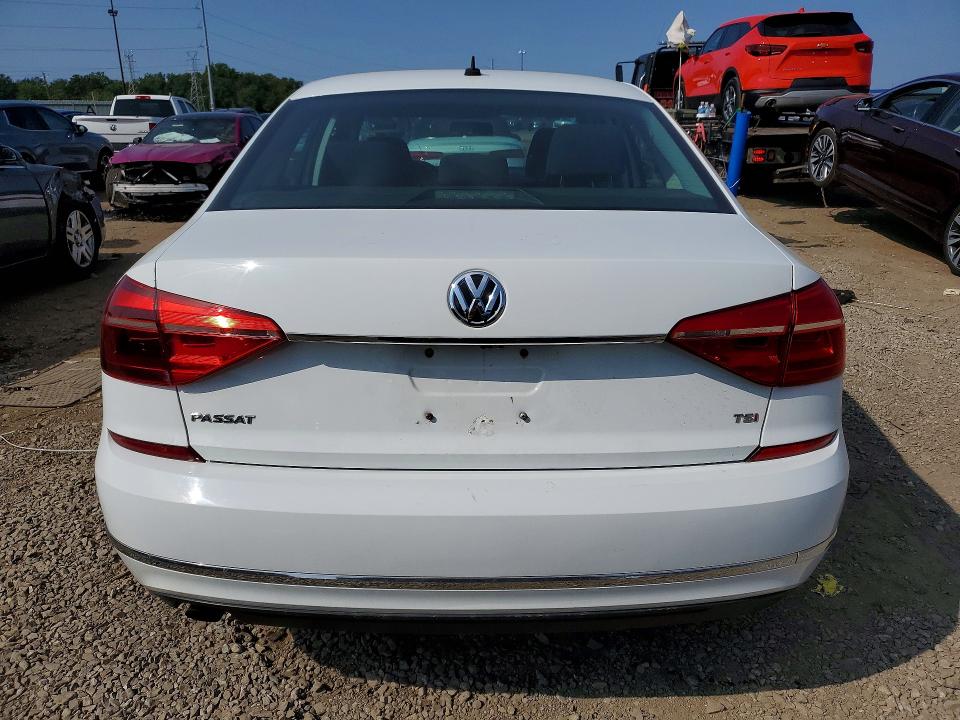Photo 6 from auction – 2016 VOLKSWAGEN PASSAT with VIN 1VWAT7A33GC039412