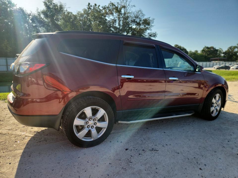 Photo 3 from auction – 2017 CHEVROLET TRAVERSE with VIN 1GNKRGKD4HJ311001