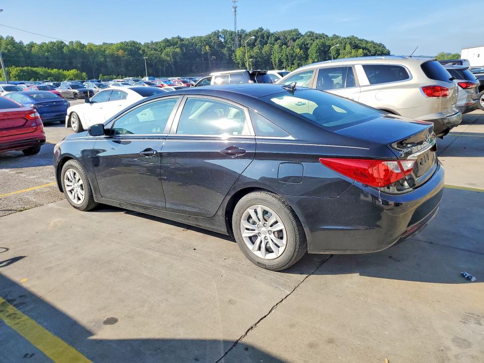 Photo 2 from auction – 2011 HYUNDAI SONATA with VIN 5NPEB4AC9BH229055