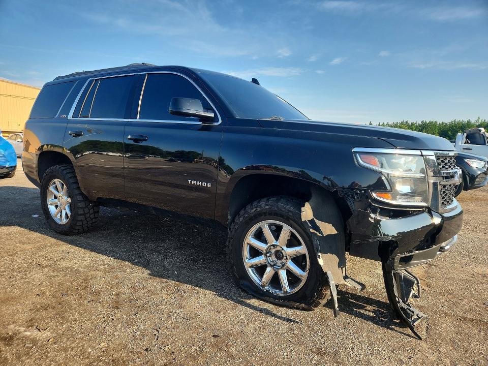 Photo 4 from auction – 2017 CHEVROLET TAHOE with VIN 1GNSKBKC9HR388253