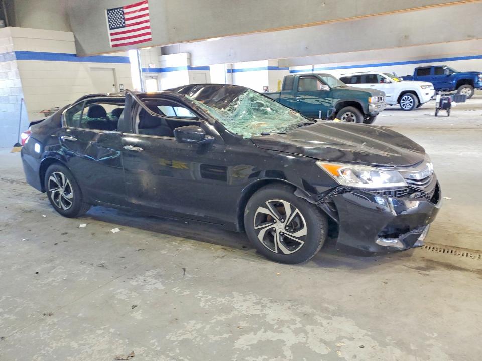 Photo 4 from auction – 2017 HONDA ACCORD with VIN 1HGCR2F32HA230145