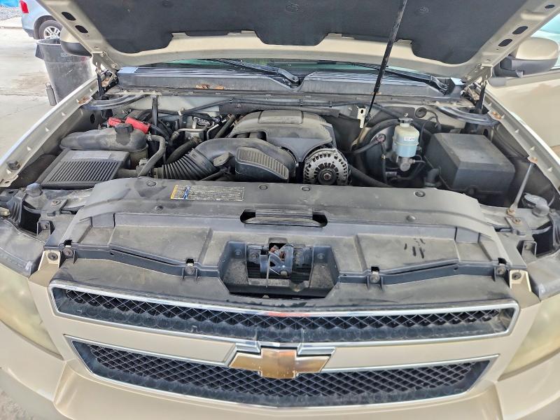 Photo 11 from auction – 2010 CHEVROLET TAHOE with VIN 1GNMCBE35AR215255