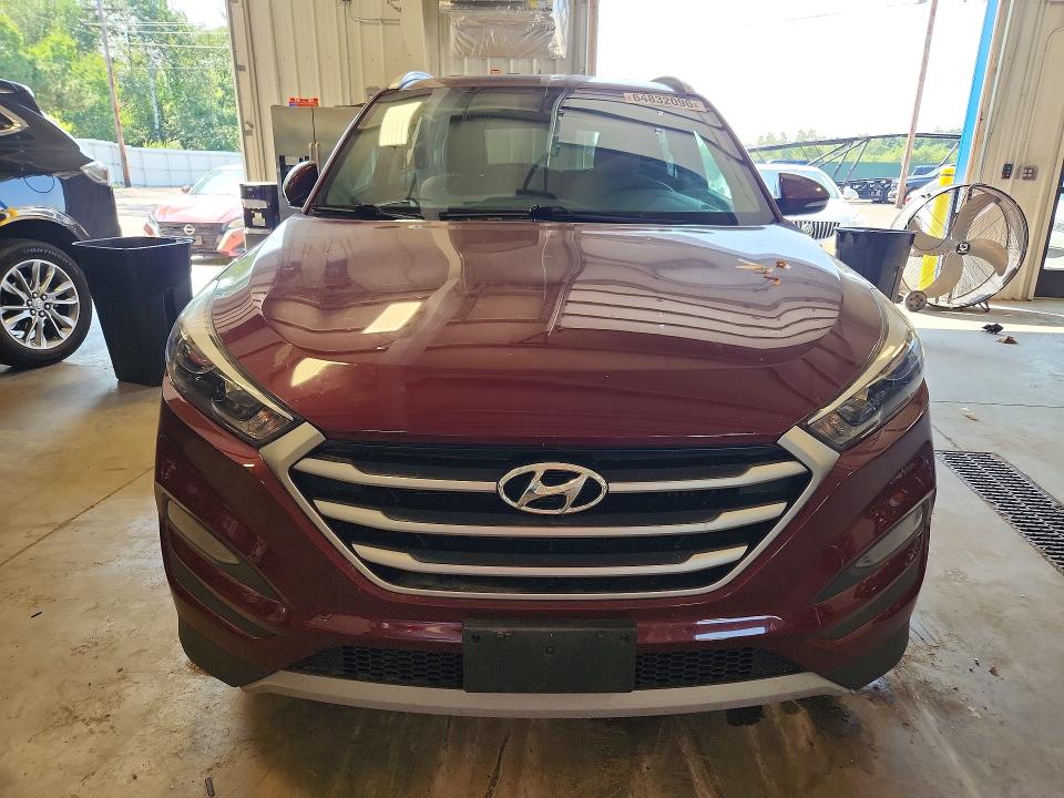 Photo 5 from auction – 2017 HYUNDAI TUCSON with VIN KM8J3CA24HU399279