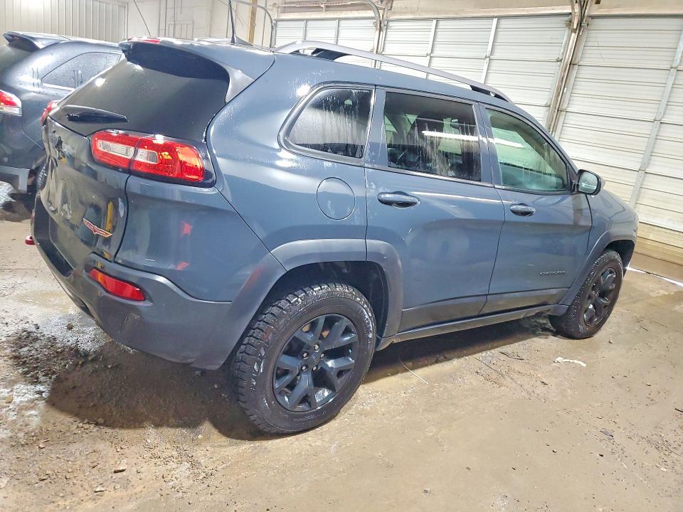 Photo 3 from auction – 2017 JEEP CHEROKEE with VIN 1C4PJMBS6HW656388