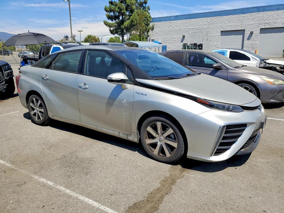 Photo 4 from auction – 2017 TOYOTA MIRAI with VIN JTDBVRBD8HA002986