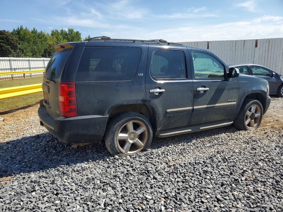 Photo 3 from auction – 2012 CHEVROLET TAHOE with VIN 1GNSKCE03CR227381