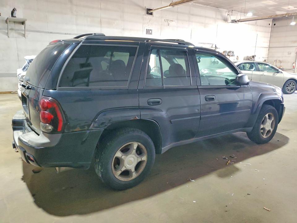 Photo 3 from auction – 2006 CHEVROLET TRAILBLAZER with VIN 1GNDT13S162314658