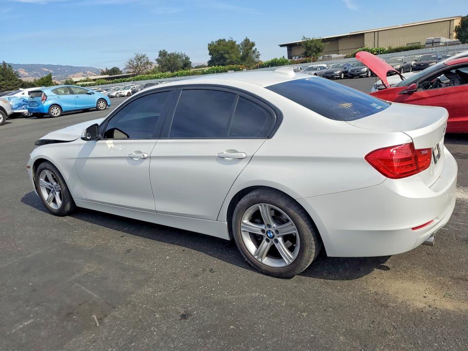 Photo 2 from auction – 2014 BMW 328 with VIN WBA3D3C57EK154045