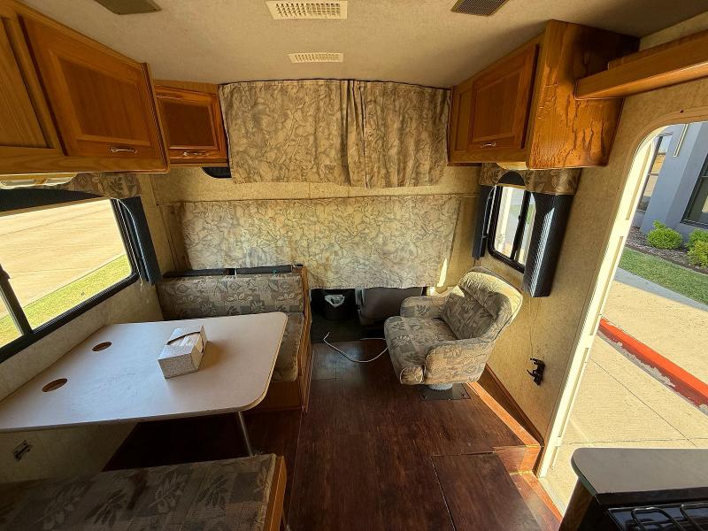 Photo 9 from auction – 2002 FORD ECONOLINE with VIN 1FDWE35L52HA72165