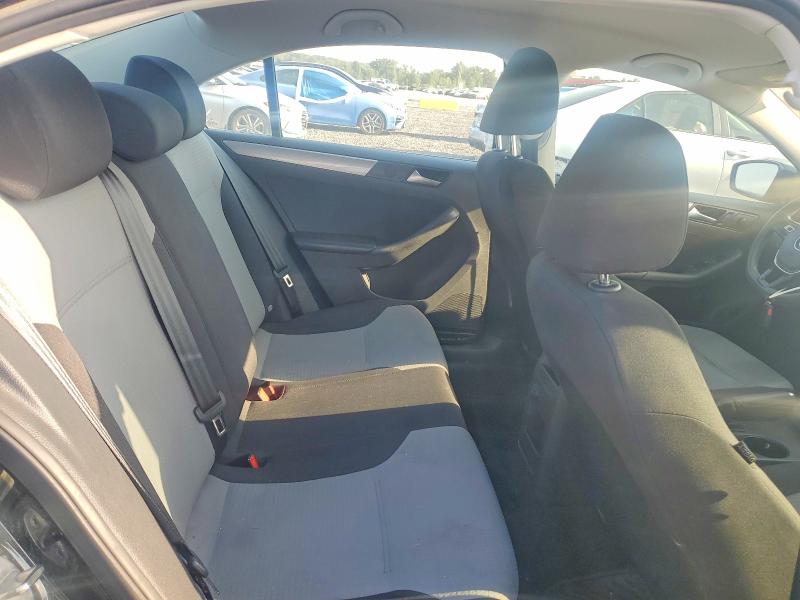 Photo 10 from auction – 2017 VOLKSWAGEN JETTA with VIN 3VW2B7AJ3HM265102