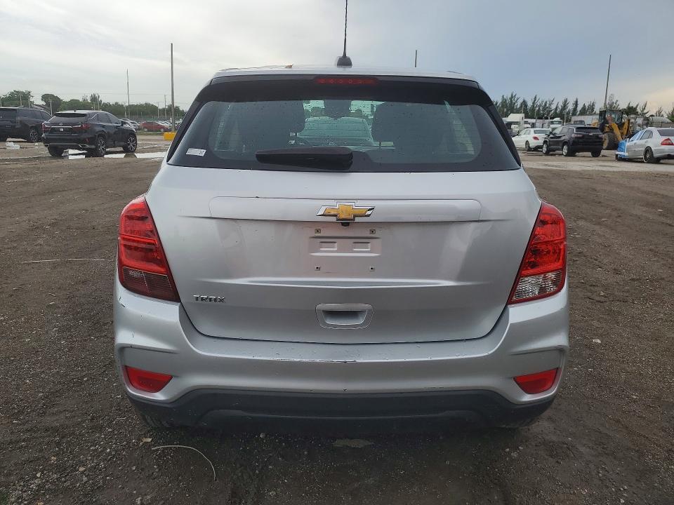 Photo 6 from auction – 2017 CHEVROLET TRAX with VIN KL7CJKSBXHB185174