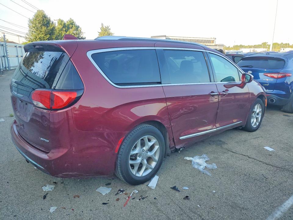 Photo 3 from auction – 2019 CHRYSLER PACIFICA with VIN 2C4RC1GG7KR720136