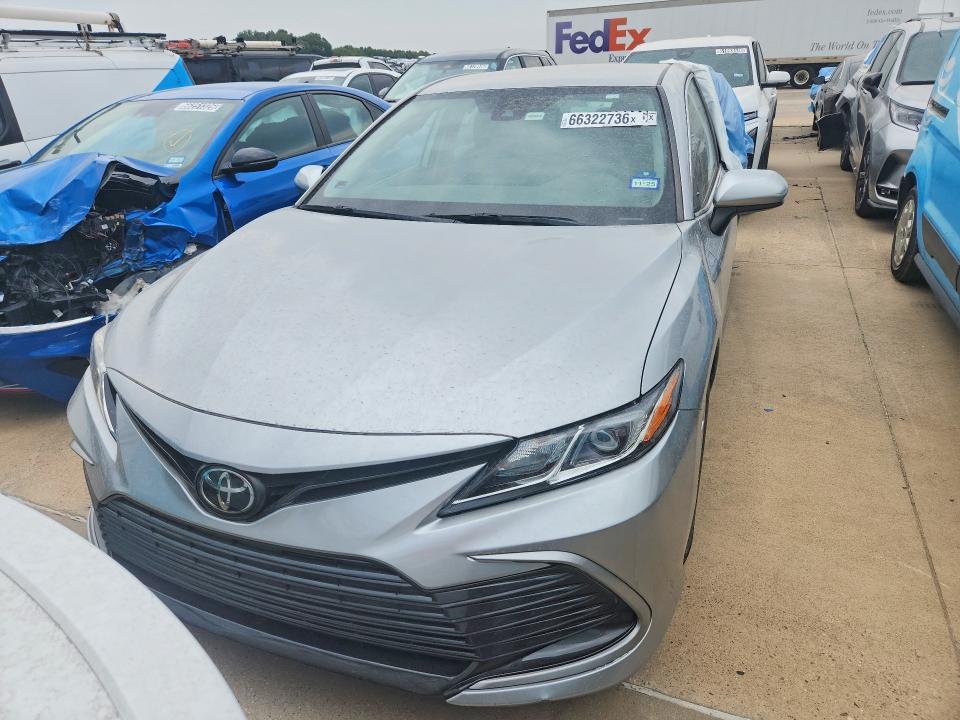 Photo 5 from auction – 2022 TOYOTA CAMRY with VIN 4T1C11AK7NU651377