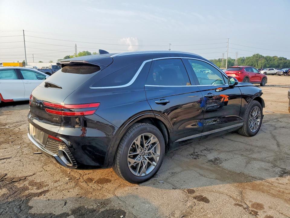 Снимка 3 от търг – 2025 GENESIS GV70 с VIN 5NMMADTB5SH027510