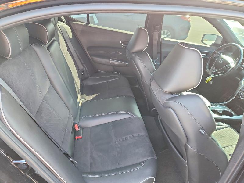 Photo 10 from auction – 2018 ACURA TLX with VIN 19UUB3F69JA000617