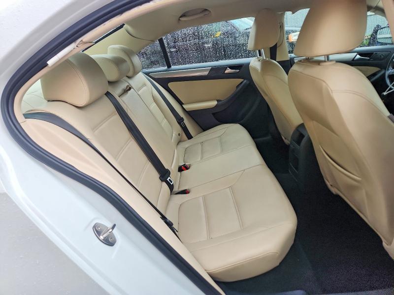 Photo 10 from auction – 2017 VOLKSWAGEN JETTA with VIN 3VWDB7AJXHM384371