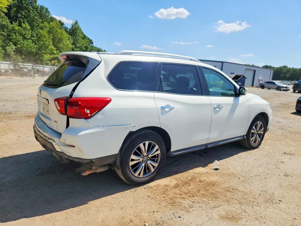 Photo 3 from auction – 2017 NISSAN PATHFINDER with VIN 5N1DR2MN2HC600923