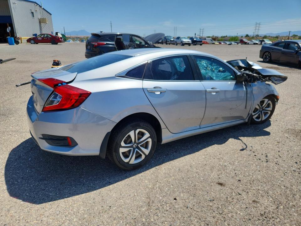 Photo 3 from auction – 2018 HONDA CIVIC with VIN 19XFC2F53JE017898