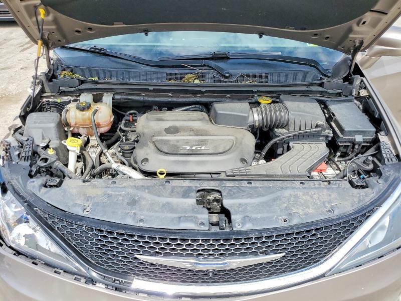 Photo 12 from auction – 2018 CHRYSLER PACIFICA with VIN 2C4RC1BG2JR235702