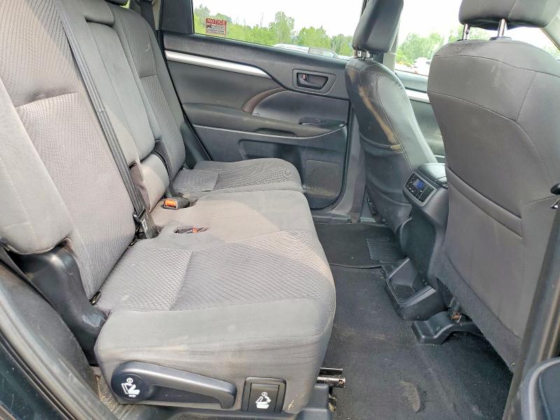 Photo 11 from auction – 2019 TOYOTA HIGHLANDER with VIN 5TDBZRFH9KS963107