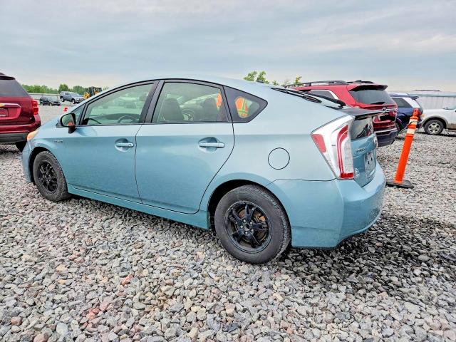 Photo 2 from auction – 2013 TOYOTA PRIUS with VIN JTDKN3DU7D1663459