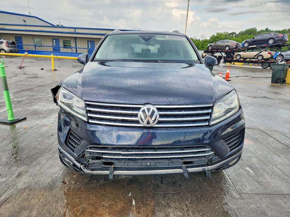 Photo 5 from auction – 2016 VOLKSWAGEN TOUAREG with VIN WVGEF9BP3GD010460