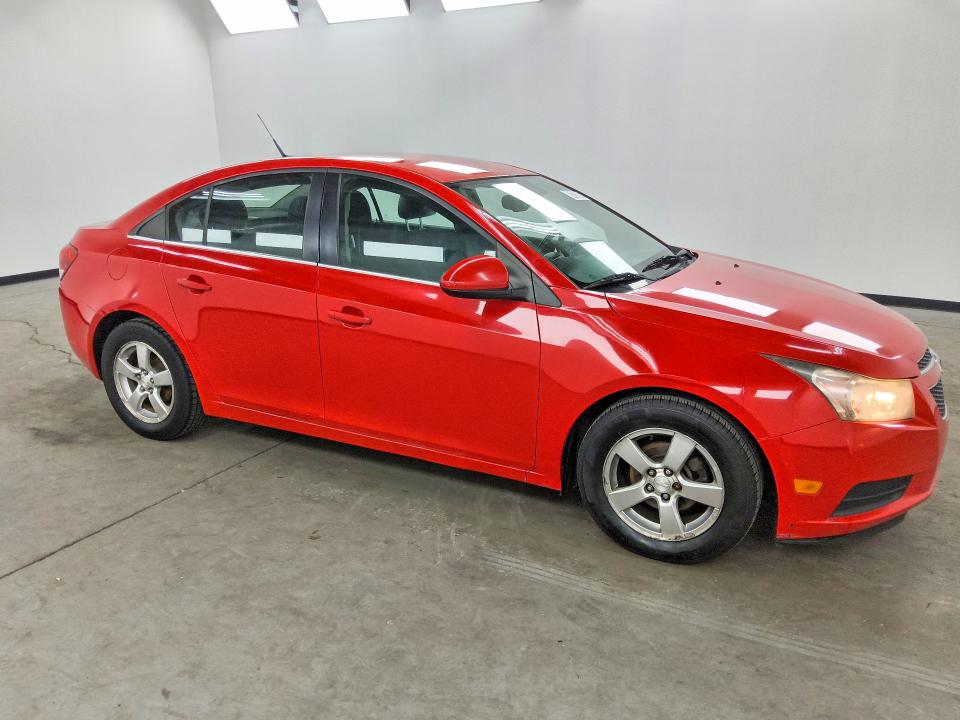 Photo 4 from auction – 2014 CHEVROLET CRUZE with VIN 1G1PC5SB5E7298277