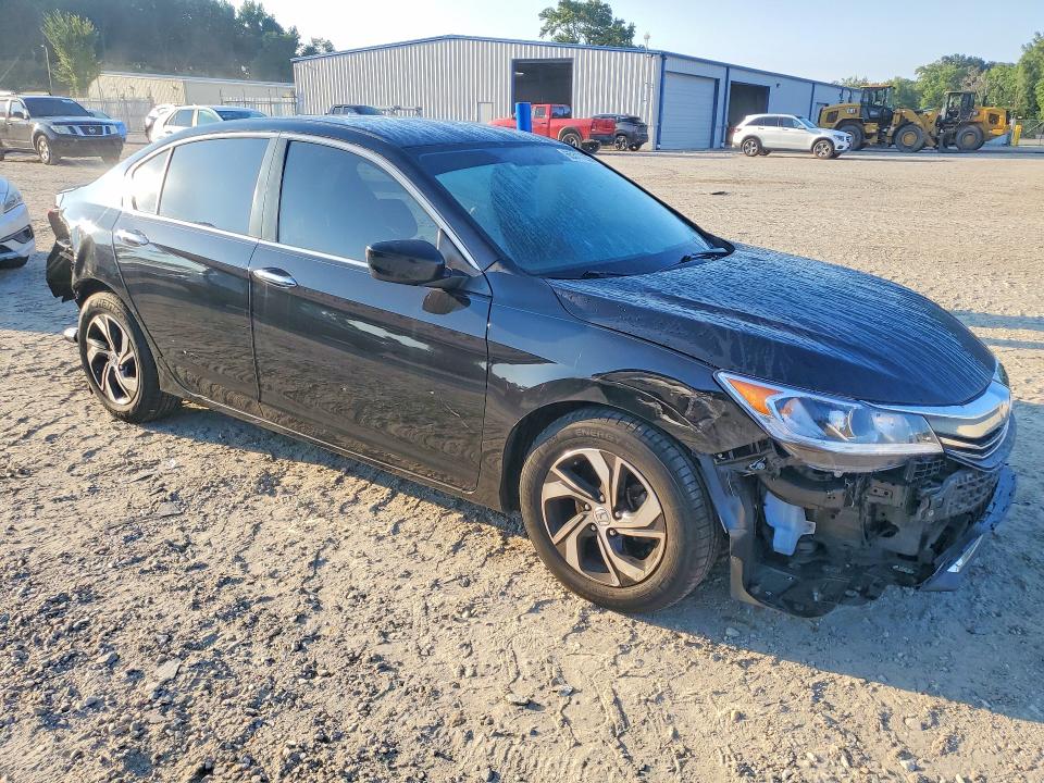 Photo 4 from auction – 2017 HONDA ACCORD with VIN 1HGCR2F32HA233904