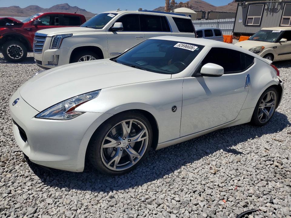 2009 NISSAN 370Z