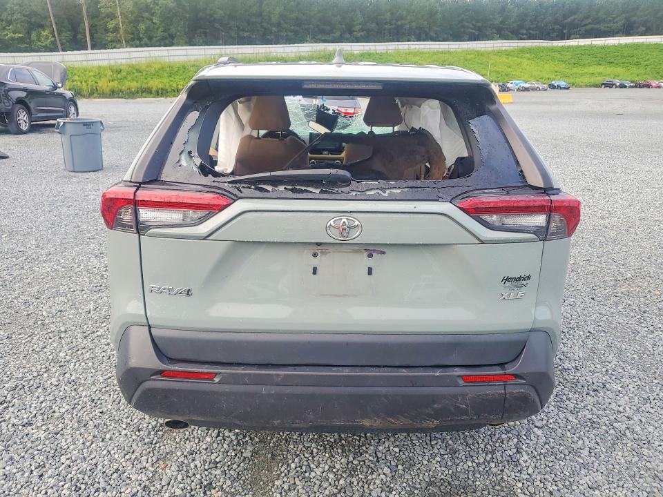 Photo 6 from auction – 2019 TOYOTA RAV4 with VIN 2T3W1RFV8KW014709