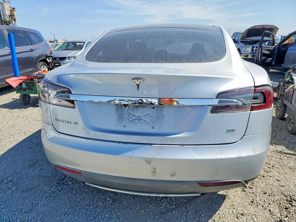 Photo 6 from auction – 2014 TESLA MODEL S with VIN 5YJSA1H18EFP51512