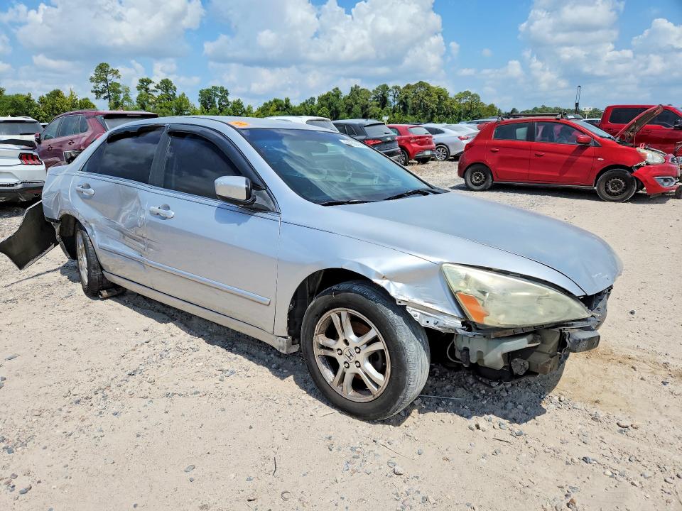 Photo 4 from auction – 2007 HONDA ACCORD with VIN JHMCM56397C003907