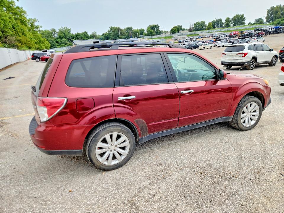 Photo 3 from auction – 2011 SUBARU FORESTER with VIN JF2SHADC6BH737799