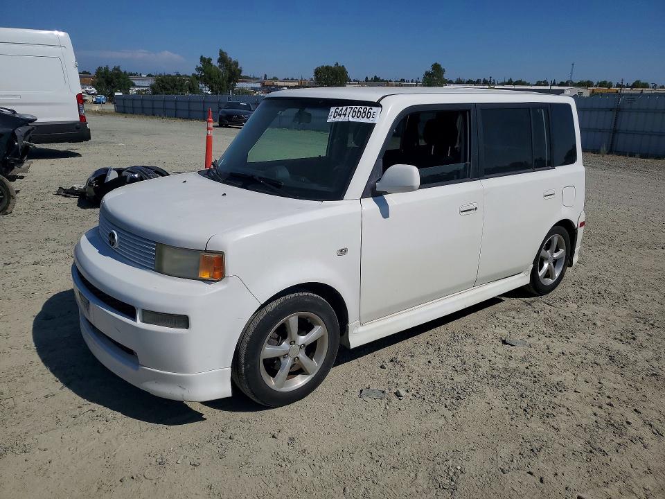 SCION XB 2005 with VIN JTLKT324954029406 - Photo from auction