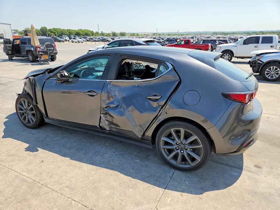 Photo 2 from auction – 2023 MAZDA 3 with VIN JM1BPALM5P1610456