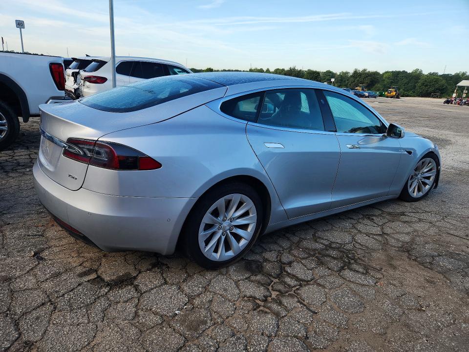 Photo 3 from auction – 2017 TESLA MODEL S with VIN 5YJSA1E26HF207009