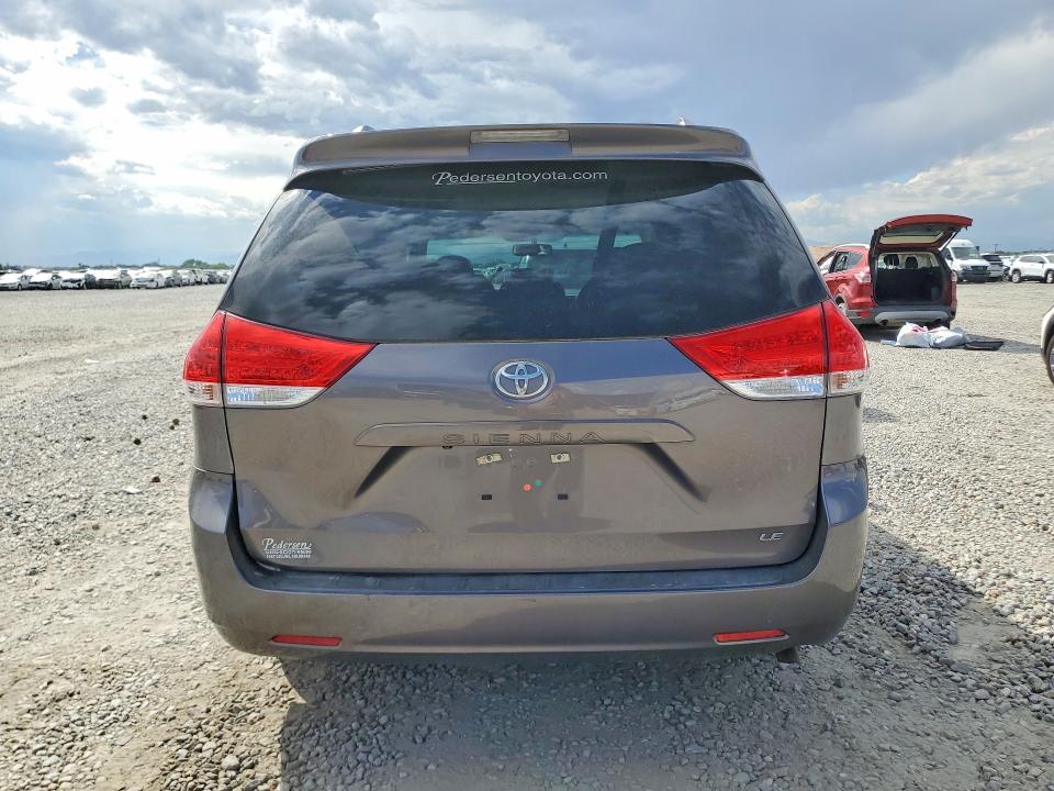 Photo 6 from auction – 2014 TOYOTA SIENNA with VIN 5TDKK3DCXES415291