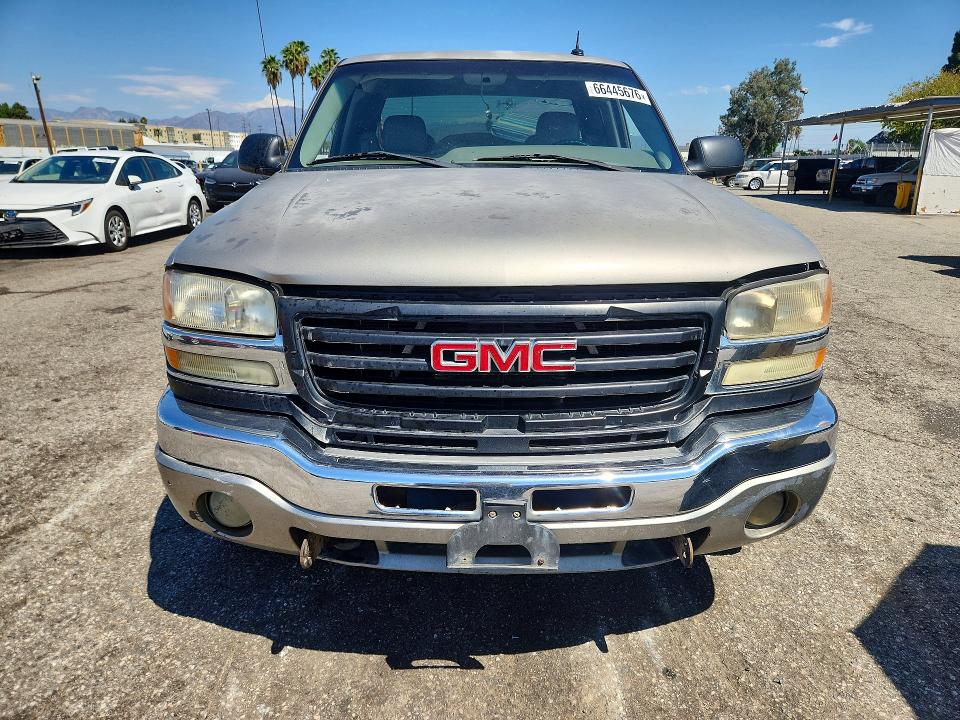 Photo 5 from auction – 2003 GMC SIERRA with VIN 1GTHK29G43E117631