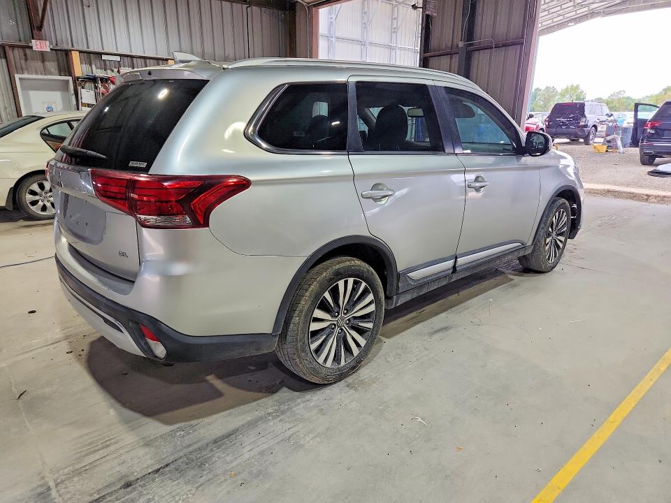 Photo 3 from auction – 2020 MITSUBISHI OUTLANDER with VIN JA4AZ3A30LZ019694