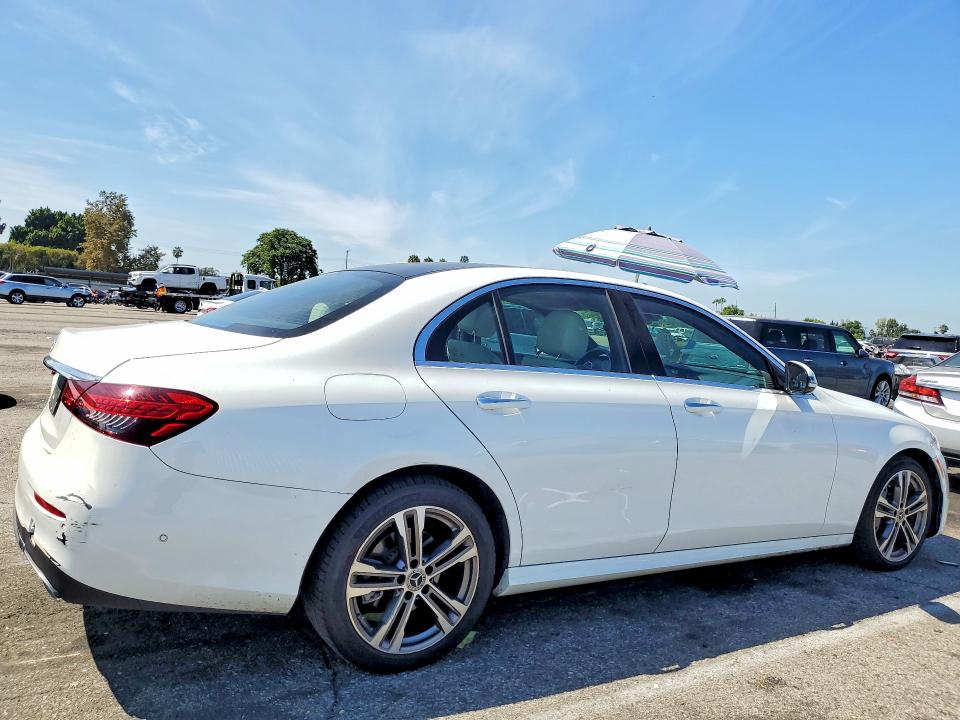 Photo 3 from auction – 2022 MERCEDES-BENZ E with VIN W1KZF8DB4NB012587