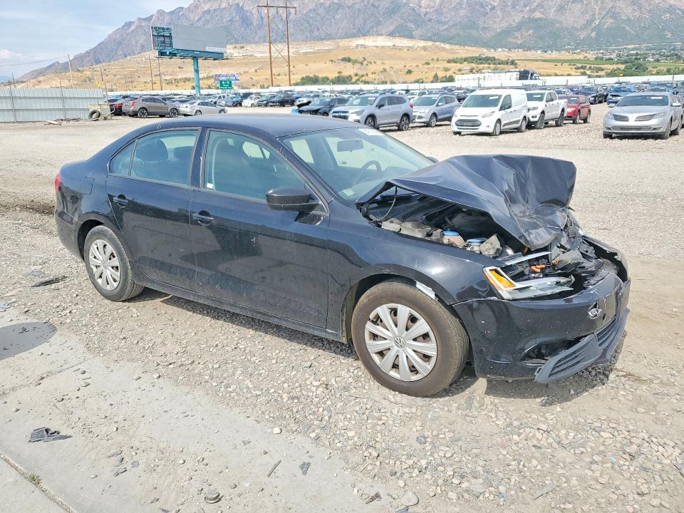Снимка 4 от търг – 2013 VOLKSWAGEN JETTA с VIN 3VW2K7AJ1DM265318