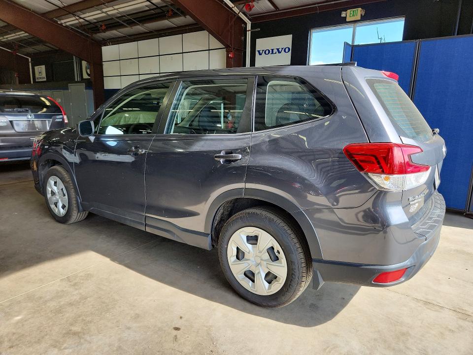 Photo 2 from auction – 2020 SUBARU FORESTER with VIN JF2SKAAC9LH415178