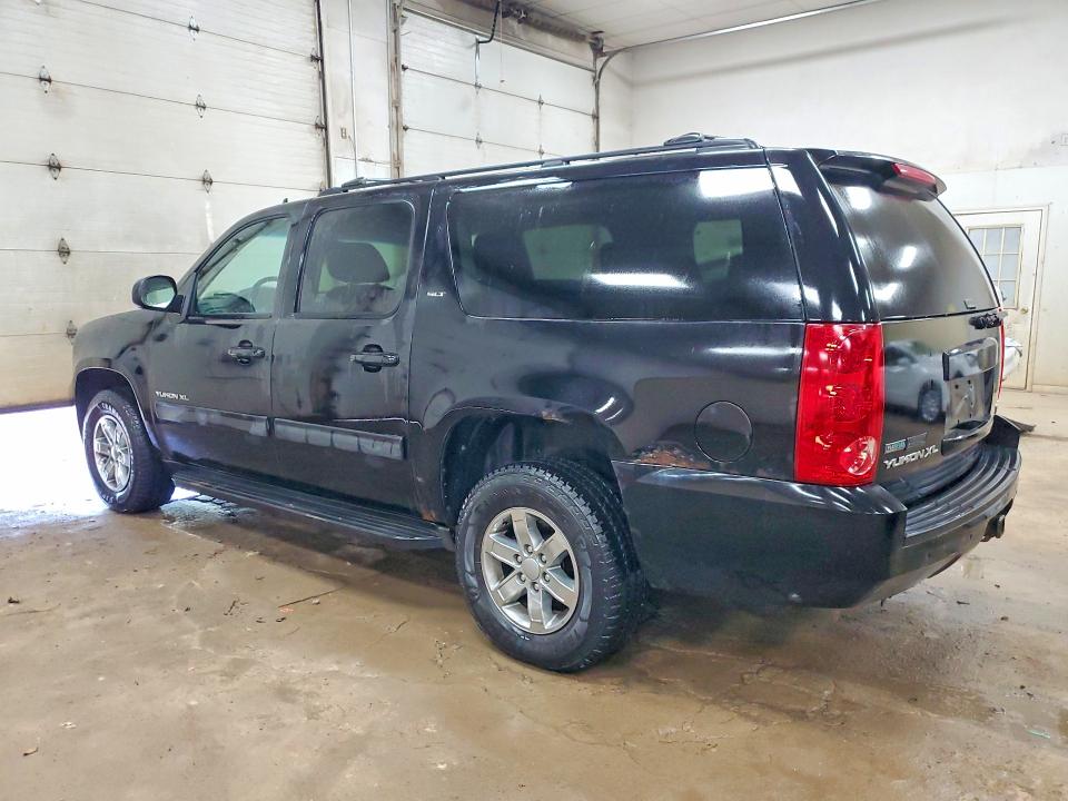 Photo 2 from auction – 2011 GMC YUKON XL with VIN 1GKS2LE39BR343089